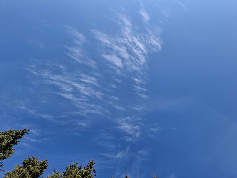 Himmel, Wolken formen einen Engel